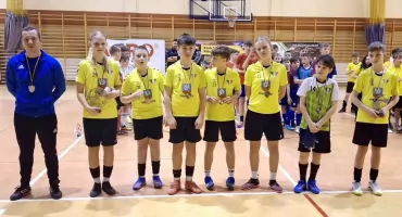 FAŁKÓW - PRZEDBÓRZ. Drużynie GLKS Fałków do podium turnieju Piliczanka Cup zabrakło zaledwie jednego punktu!