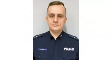 RADOSZYCE. Ten policjant świat ogląda z góry. Poszukuje łajdaków, złodziei, oszustów lub kojących serce obrazów