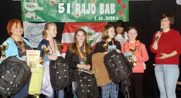 KOŃSKIE. Rajd Bab nie tylko z babami. Na trasę wyruszyło blisko 470 osób podzielonych na 77 drużyn