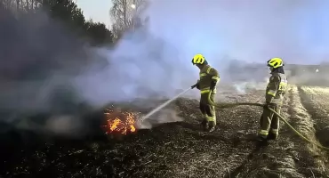 GMINA RUDA MALENIECKA. Pożary w Młotkowicach. Strażacy interweniowali dwa dni z rzędu