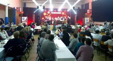 Gminny Dzień Kobiet w Gowarczowie. Koncert, występ chóru, losowanie upominków i kwiaty dla Pań