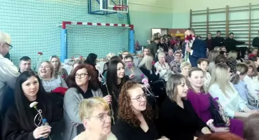 Gminny Dzień Kobiet w Fałkowie. Wspaniała atmosfera, uśmiechy i mnóstwo serdeczności