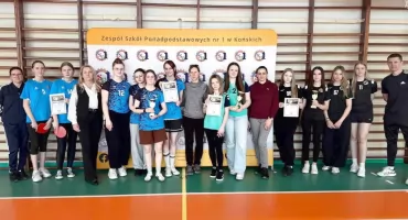 Rywalizowali przy zielonych stolikach o Puchar Starosty Koneckiego. Powiatowy Drużynowy Turniej Tenisa Stołowego rozstrzygnięty