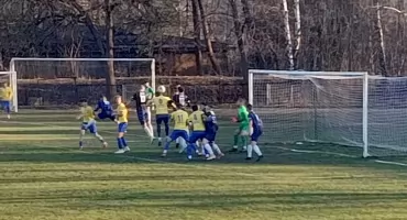 KEEZA 4 Liga świętokrzyska. Neptun Końskie nie miał daleko, aby powalczyć o pierwszy komplet punktów tej wiosny