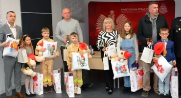 KIELCE. Uczniowie o strażakach. Rozstrzygnięcie etapu wojewódzkiego ogólnopolskiego konkursu plastycznego