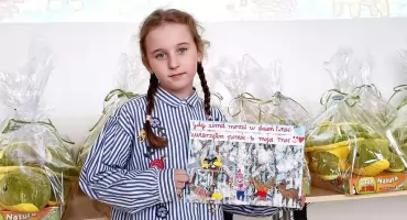 Oliwia Piwowarczyk ze szkoły w Wilczkowicach zwyciężczynią konkursu plastycznego Zimowy przyjaciel leśnych stworzeń