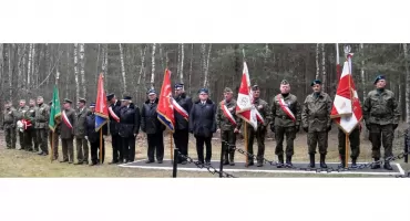 WĄSOSZ. Zbrodnia niemiecka. Pociskami z broni maszynowej cięli ludzi, którym się na życie miało