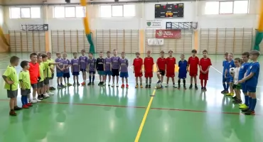 Turniej piłki nożnej o Puchar Tymbarku. Eliminacje powiatowe w kategorii U-8 rozstrzygnięte