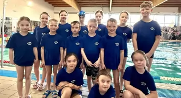 Mali Mistrzowie na Start! Świetna postawa pływaków UKS Wodnik Końskie w Kielcach