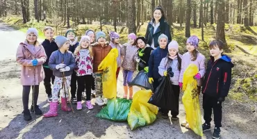 Przedszkolaki z Krasnej przyłączyły się do akcji Wielkie Sprzątanie Gminy Stąporków