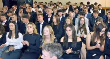 W maju matura. Konecka młodzież wyrusza w świat kuć własny los