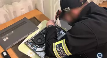 Szokujące materiały pornograficzne u mieszkańca powiatu koneckiego. Akcja „HELLFIRE” i tymczasowy areszt