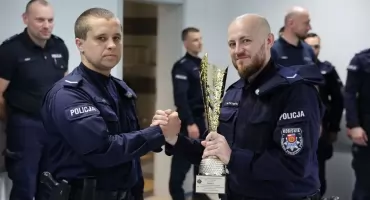 KIELCE, KOŃSKIE. Policjanci z Końskich udzielali pomocy na piątkę