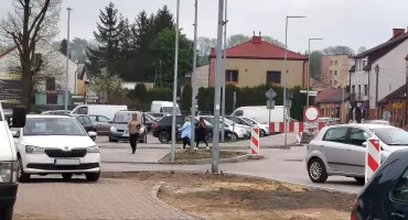 KOŃSKIE. Finalizują się roboty drogowe w centrum miasta. Ulica Spółdzielcza jak nowa