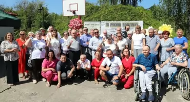 Zabawy, konkursy z nagrodami, rozmowy, śpiewy i integracja, czyli III Piknik Rodzinny w Domu Pomocy Społecznej Cichy Zakątek w Końskich