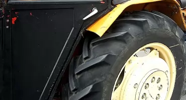 GMINA RADOSZYCE. Podczas prac polowych spalił się traktor