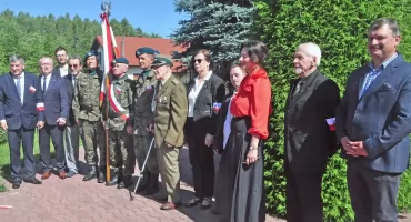DZIEBAŁTÓW. Msza święta w intencji partyzantów Armii Krajowej. Modlili się za poległych i tych, co niemieckie armaty zagwoździli