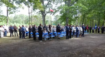 RUDA MALENIECKA. W hołdzie poległym Obrońcom Ojczyzny - Msza Święta w 87. rocznicę walk stoczonych nad rzeką Czarną