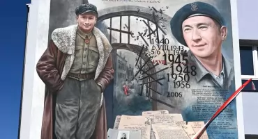 RADOSZYCE. Odsłonili wyjątkowe dzieło sztuki, mural poświęcony gen. Antoniemu Hedzie - Szaremu