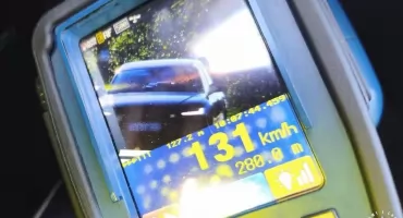 GMINA KOŃSKIE. Gnał na złamanie karku, stracił prawo jazdy