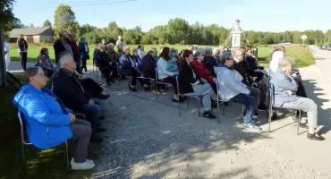 GMINA RUDA MALENIECKA. Uroczystość w Cisie. W hołdzie Mariannie Cel - Teresce i bohaterskiemu oddziałowi majora Henryka Dobrzańskiego - Hubala