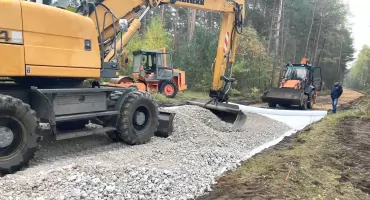 GMINA SMYKÓW. Rozpoczął się długo wyczekiwany remont kolejnego odcinka drogi gminnej Miedzierza - Sielpia