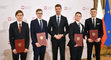 Konecczanie z nagrodami ministra edukacji i kuratora