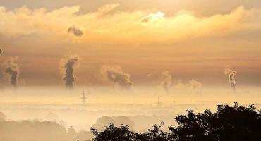 Trwa walka ze smogiem - strażnicy kontrolują